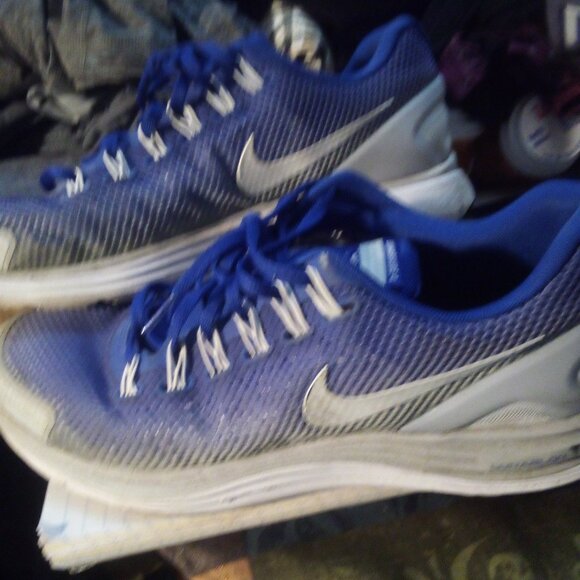 NIKE SNEAKER'S; SIZE 10.5 unisex - Picture 1 of 8